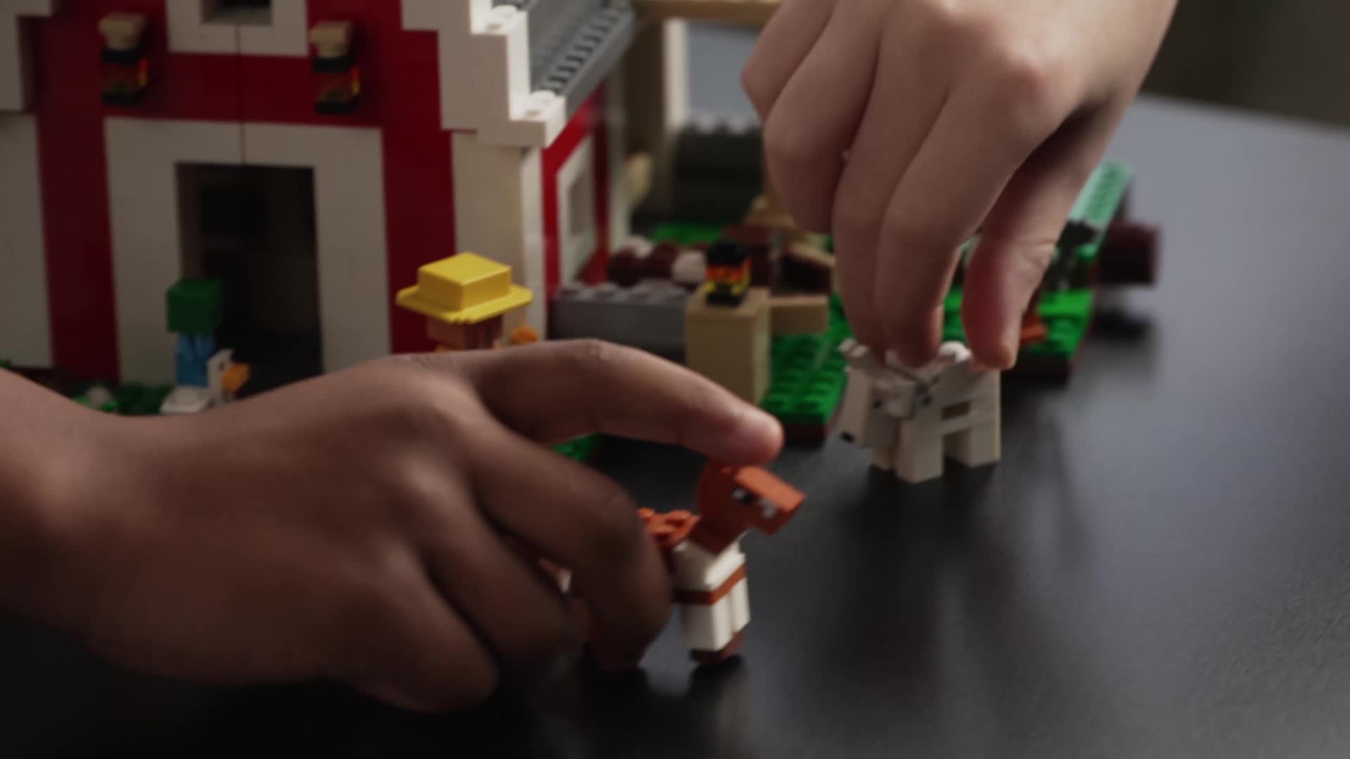 Amazon.co.jp: レゴ(LEGO) マインクラフト 赤い馬小屋 21187 おもちゃ