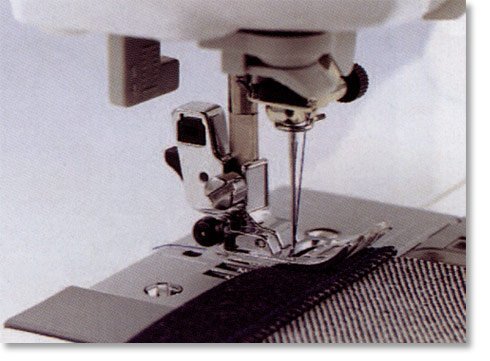 Prensatelas estándar J Brother SA176 con adaptador miniatura 1