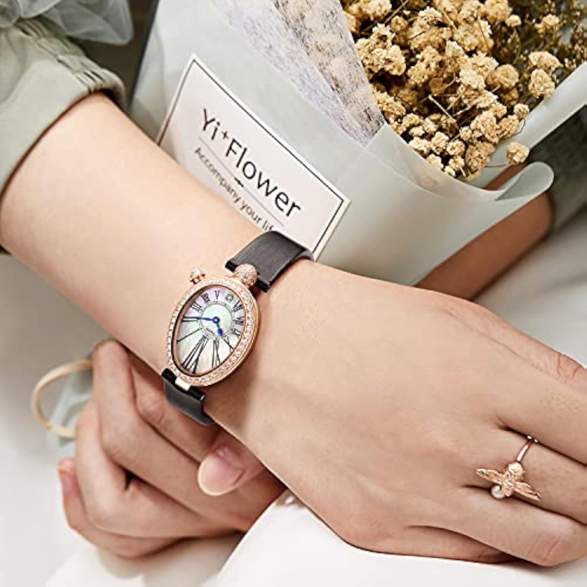 Women's Vintage Oval Luxury Watch, Elegant Design