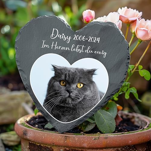 Bl4ckPrint Grabplatte Hund und Katze mit Foto und Gravur in Herzform | Grabmal Wetterfester Gedenkstein Grabstein mit Foto Tiergrabstein 10x10cm
