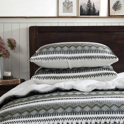 Image of Eddie Bauer - King Comforter Set, Reversible Plush Bedding with Matching Shams, Super Soft Luxurious Bedding Set, Oeko-Tex Certified (Shelton Fair Isle Green, King)