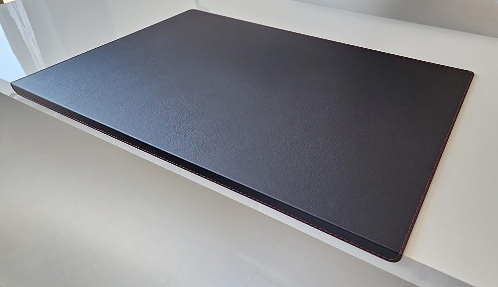 Gewinkelte Schreibtischunterlage mit Kantenschutz sanft lux Leder 90 x 47 Schwarz Rote Naht