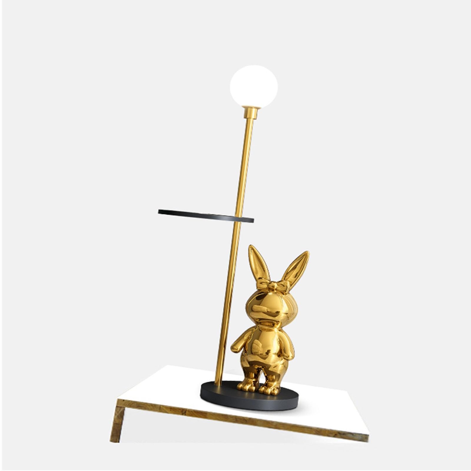 Światło pionowe Lampa podłogowa ze stolikiem z tacą, lampa stojąca półkami do salonu, sypialni w czytelni Lampy Stojące