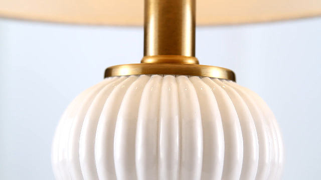 Lámpara de Mesa JONATHAN Y 20" Blanca/Oro Moderno miniatura 7
