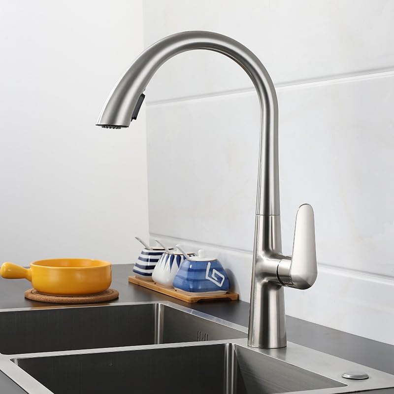 Robinet de cuisine mitigeur en laiton brossé haut de gamme pour évier chic