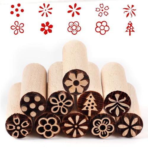 🌲【Intagliato a mano】 Ogni timbro in ceramica ha una dimensione di 5 cm * 1,5 cm e include 10 timbri in legno decorativi diversi con chiari motivi di 9 fiori diversi e 1 albero. Questi timbri fatti a mano per la ceramica soddisferanno le tue esigenze di fai da te e porteranno gioia nel fare creazioni con amici e famiglia.