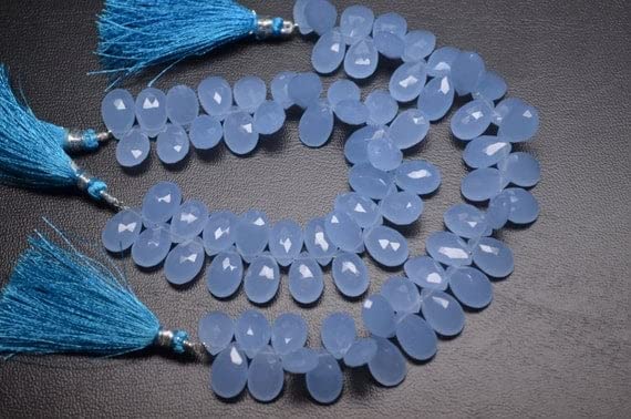 Quartz bleu lavande briolette en poire pour sublimer vos tenues de soirée chic