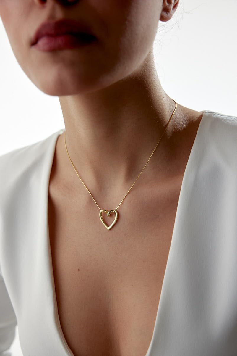 Love Knot Necklace, Heart Pendant on Snake Chain, Unique Love Inspired Necklace for Every Occasion. Promise Necklace and Perfect Gift for Valentine's Day!