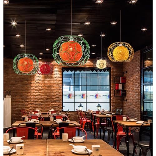 Lustre rotin Grasse pour éclairer et décorer une cuisine sombre