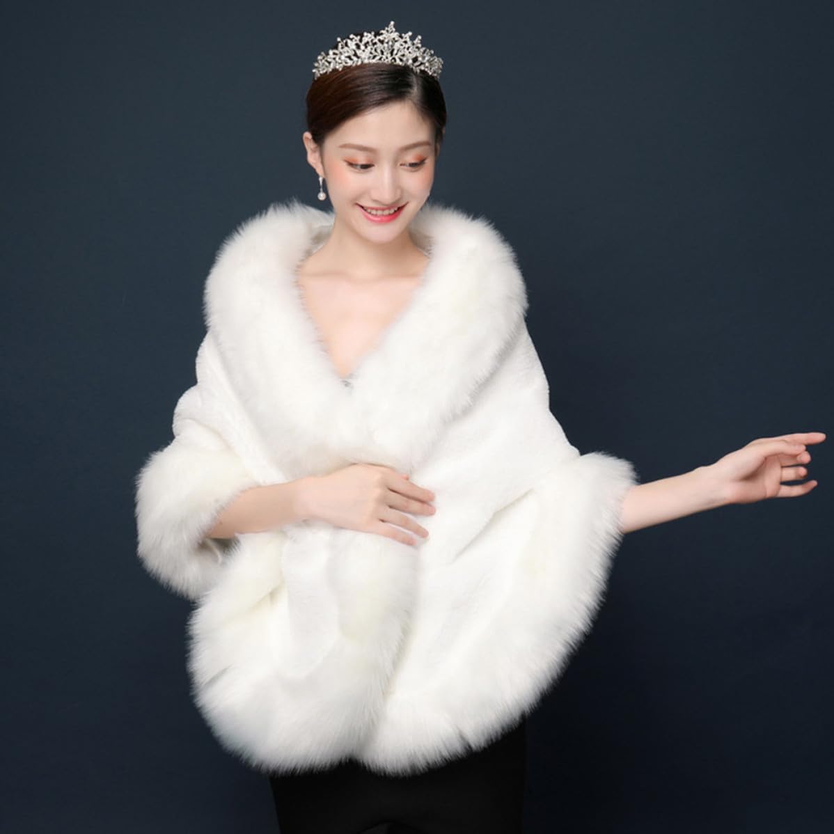 FRCOLOR Chal de Felpa Blanco para Boda de Invierno, Capa Sintética Hombro que Mantiene Caliente, Elegante y Simple para Fiesta Nupcial