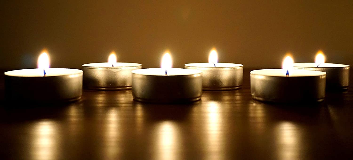 Confezione da 120 Candele Alla Citronella Naturale Cera 100% vegetale Durata 4 ore lumini in tazza di alluminio senza plastic senza paraffina e olio di palma (120 Candeline alla citronella)