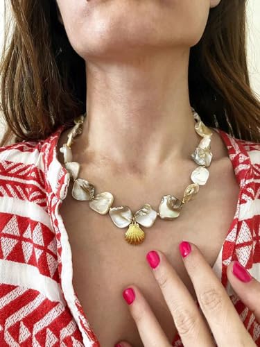 Irregular Pearl Choker for Women Summer Beach Shell Necklace Boho Conch Starfish Pendent Natural Freshwater Pearl Statement Necklace for Women3