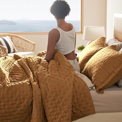 Image of Bedsure Quilts Queen Size - Honey Ginger Bedspread Queen Size & Lightweight Comforter, Boho Coverlet with Clover Pattern, Ultra Soft All-Season Bedding, 90 x 96 Inches