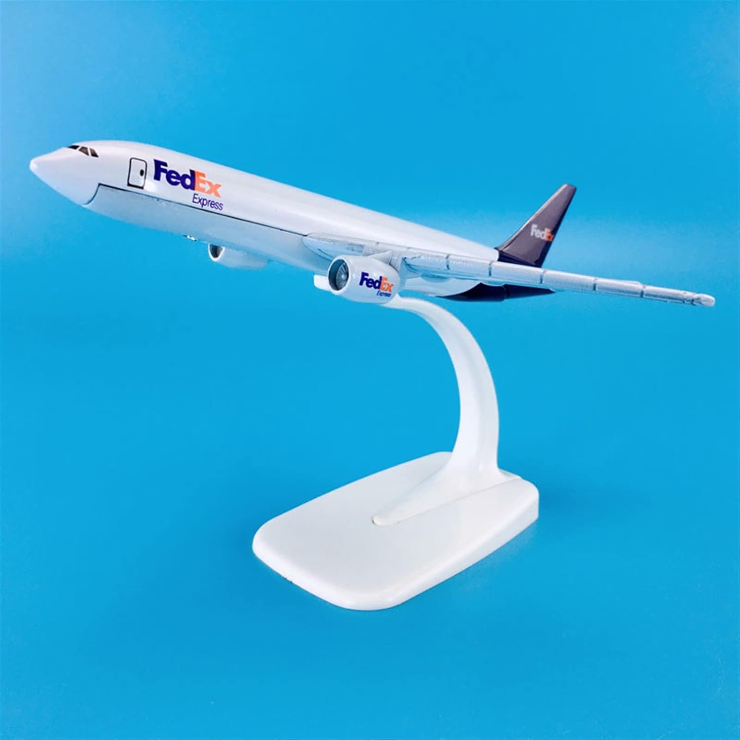 Miniature Scale 1 400 for Boeing B777-200 Aircraft Model FedEx Express Static Alloy Flying Toy Game Kits