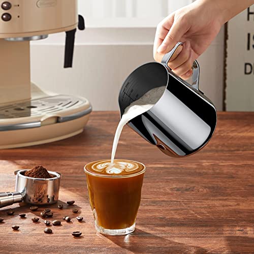 Foto von Gvolatee 350ml Milchkännchen zum Milchaufschäumen 304 Edelstahl, Milchkanne mit Messung Mark 12oz für Barista, Milch Pitcher für Cappuccino, Latte Art,Espresso, Perfekt für Kaffeeliebhabe, Silber