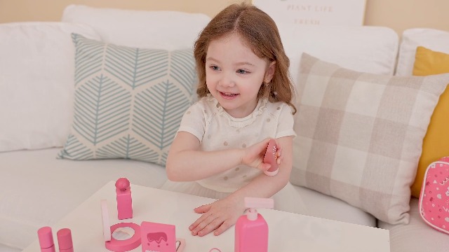 Amazon.com: GAGAKU Wooden Makeup for Girls Ages 3-6, Wood Makeup