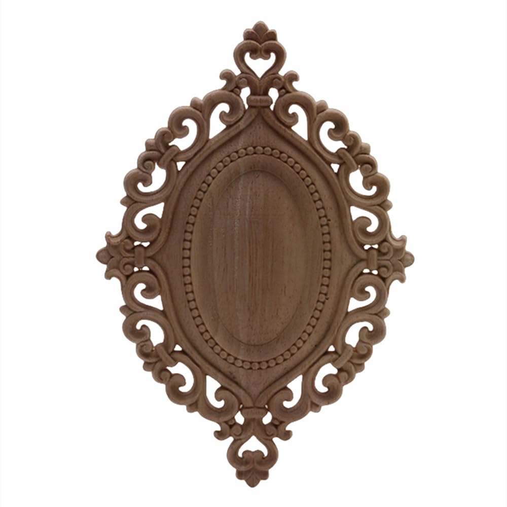 Muebles aburridos solucionado con figuras de madera largas florales de relieve