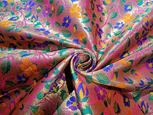 Tissu jacquard brocart BRO833 de 111,8 cm pour structurer vos vêtements lourds