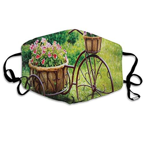 Vintage antike rostige Fahrrad mit einem Korb Blumen in einem Frühling Zeit Garten Fotodruck Druck Mund Mundschutz für Erwachsene