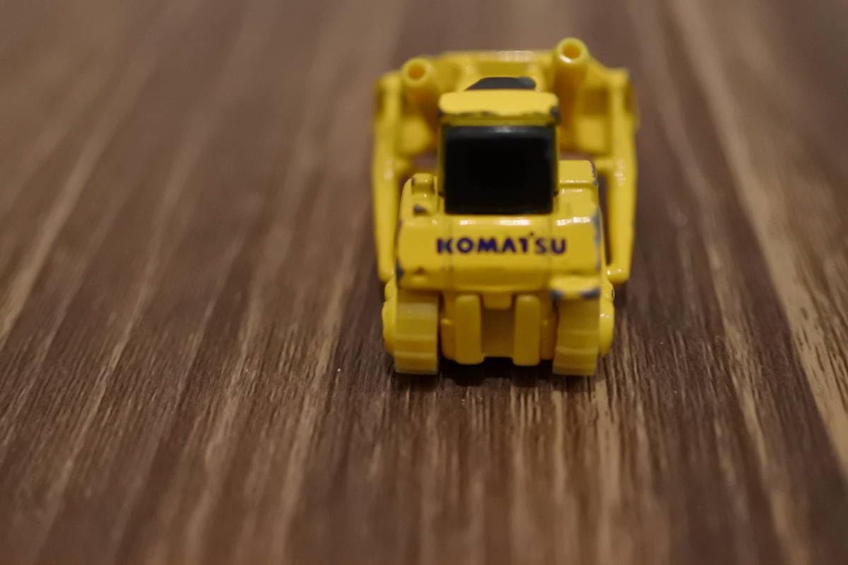 Amazon.co.jp: 絶版車トミカ コマツブルドーザーD85PX 1/117 : おもちゃ