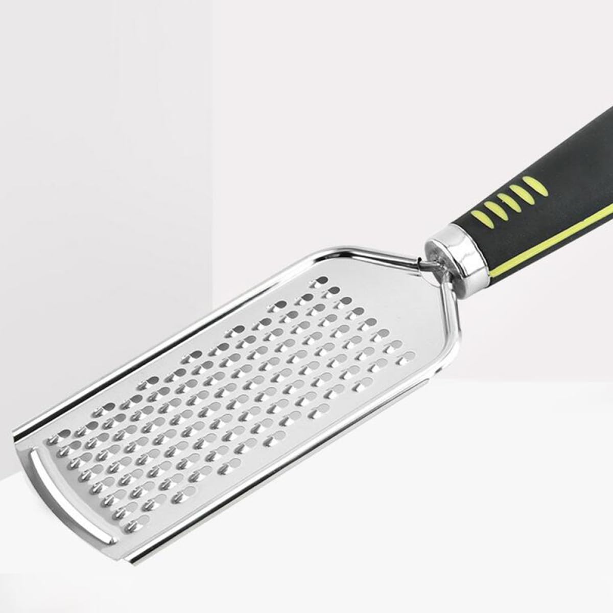 7 Stück Teiliges Küchenutensilien Set aus Edelstahl mit Ergonomischem Griff Inklusive Käsehobel Pizzaroller Knoblauchpresse und Dosenöffner Rostfrei Leicht zu Reinigen für