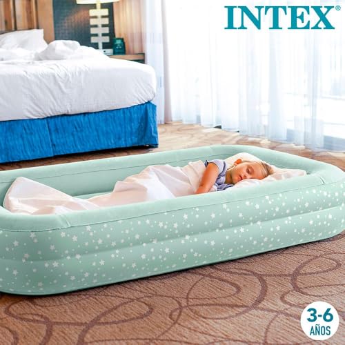 INTEX KidzTravel Luftbett für Kinder ab 3-6 Jahren (71×132×10 cm) – Kinder Reisebett aufbalsbar mit Umrandung inkl. Luftpumpe Gästebett Beistellbett, Mintgrün mit Sternenmotiv
