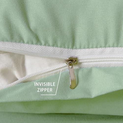Image of 2 Pack Microfiber Standard Size Zipper Pillowcases,Light Sage Green Pillow Case Set of 2,Soft Comfortable Not Shrink Pillow Cases Standard,Breathable Luxury Pillow Covers(20x26 Inches)