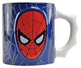 Con un fondo azul oscuro, presenta a Spider-Man en la parte delantera con un fondo de tela de araña y su logotipo en la parte posterior