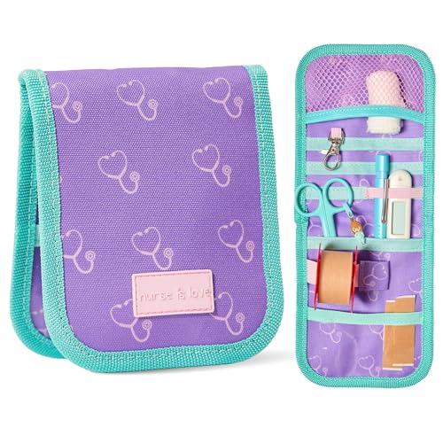 Nurse is Love Accesorio de Uniforme con Imán | Complemento de Bolsillo para Casaca Sanitaria | Compartimentos para Bolígrafos y Tijeras | Diseño Exclusivo | Regalo Enfermera