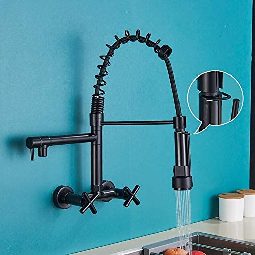 Mitigeur d'évier mural noir pour préparer vos repas en famille avec eau chaude et froide