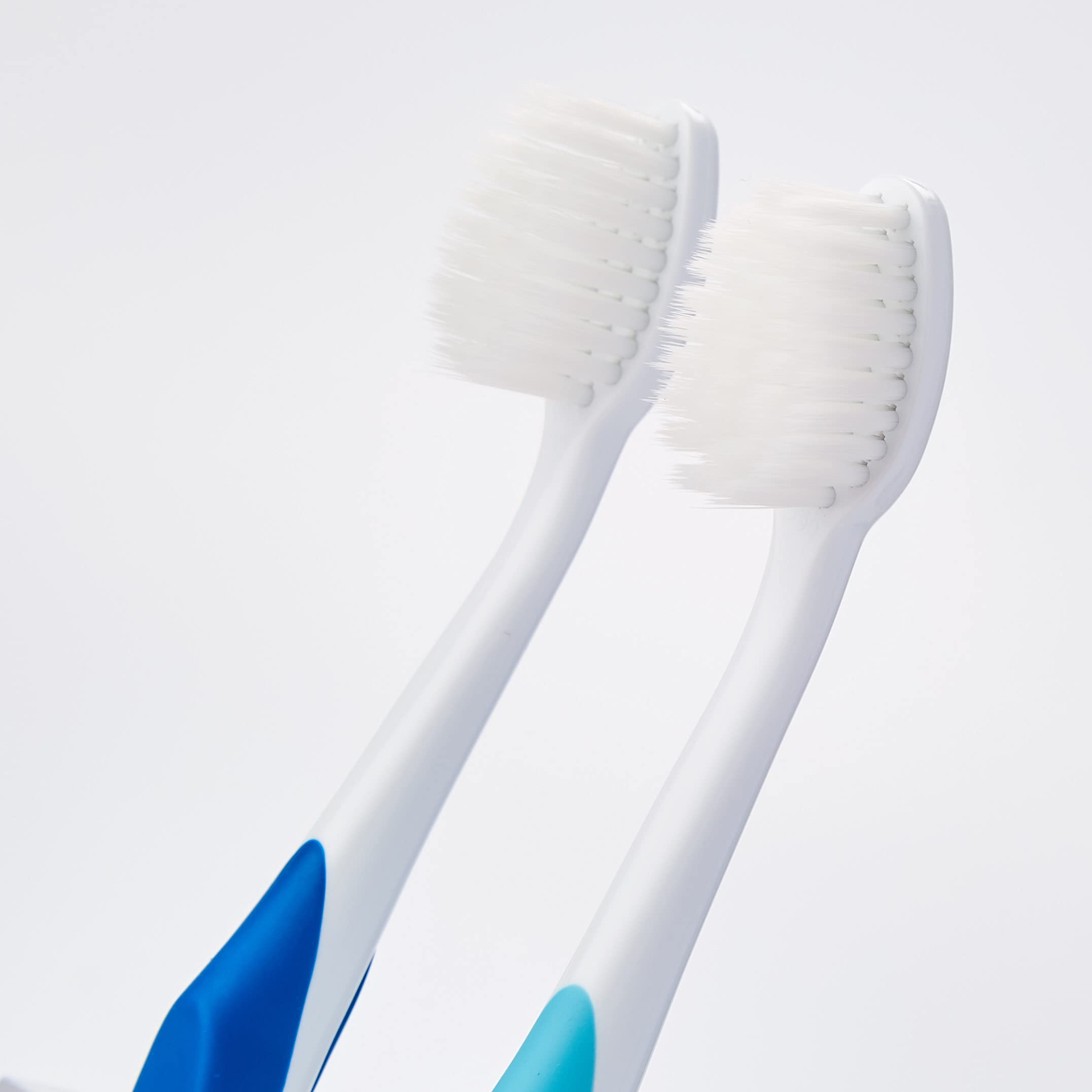 Sensodyne Sensitive MultiCare Expert szczoteczka do zębów, dwupak, miękka, 2 sztuki, specjalnie zaprojektowana dla osób z zębami wrażliwymi na ból