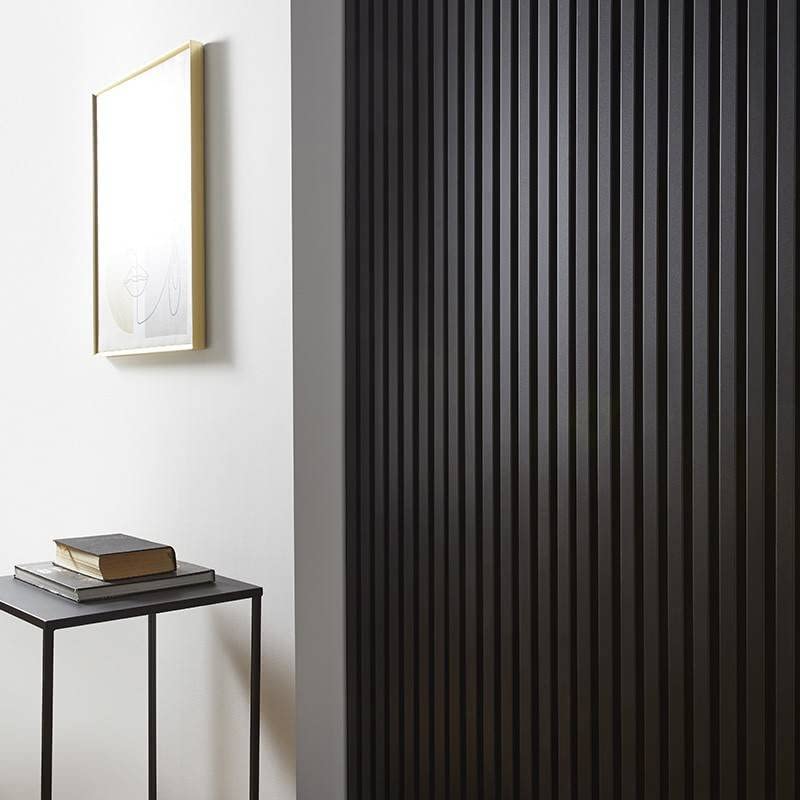 DECOON Lote de 2 paneles listones de madera, 250 x 30 x 2 cm, listones de chapa negra, fondo negro, 1,5 m²
