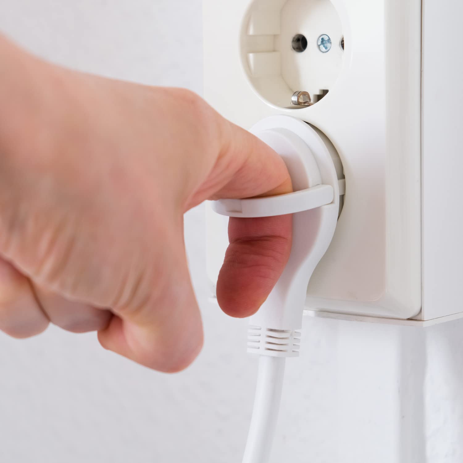 deleyCON 15m Câble d'alimentation Rallonge avec Fiche Plate Contact de Protection Électricité Câble Renouvellement 3680W Ménage Bureau Multimédia Blanc
