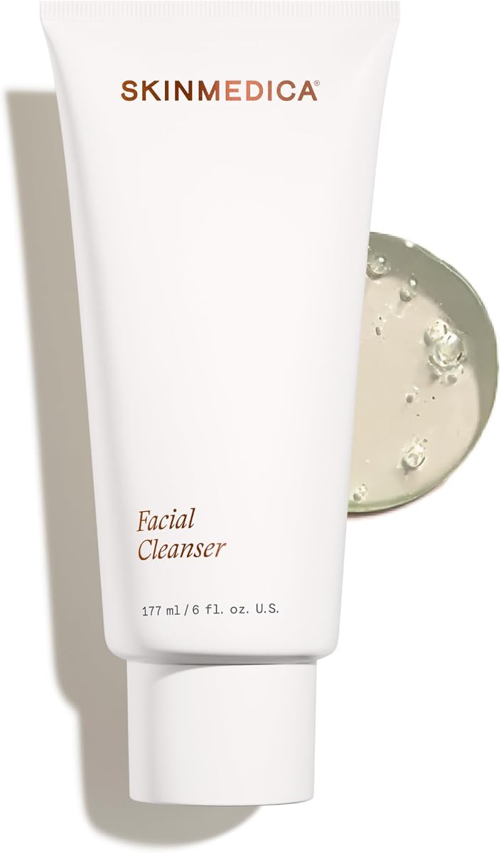 Limpiador facial SkinMedica - Lavado facial espumoso para todos los tipos de piel - Ayuda a eliminar la suciedad, el aceite y el maquillaje - Enriquecido con pantenol calmante para fomentar una piel de aspecto saludable (6 fl oz)