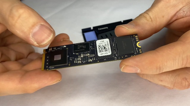 fanxiang S770 1TB PCIe 4.0 NVMe SSD M.2 2280 Internal Solid State