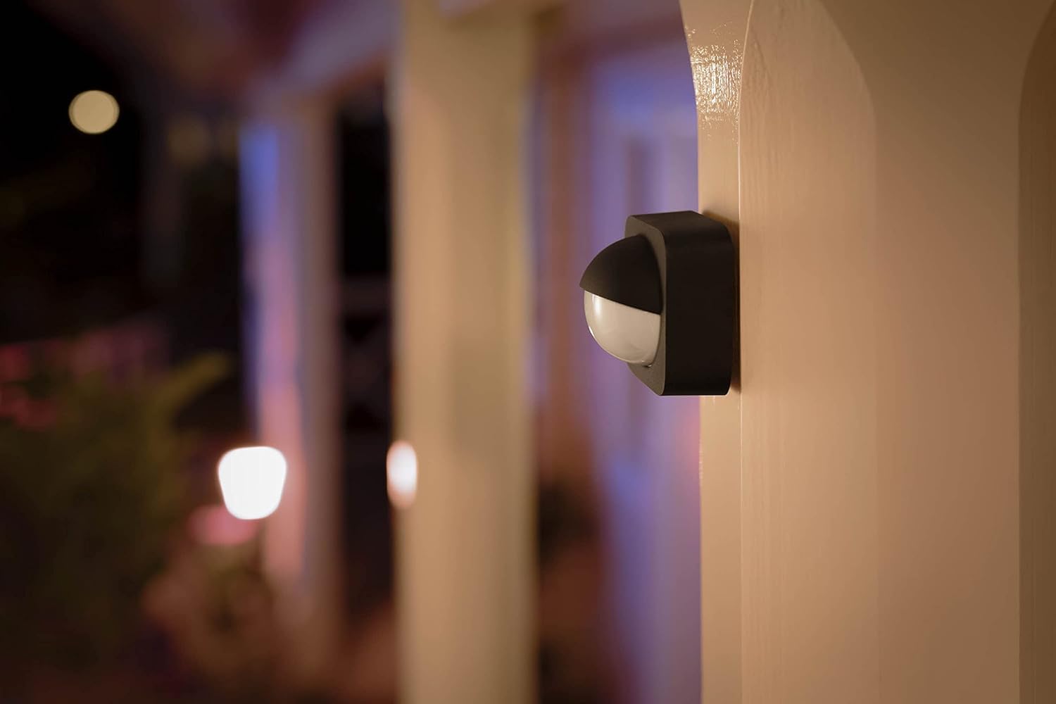 Philips Hue White and Color Ambiance Appear Lampada da Parete Smart per Esterni Sensore di Movimento da Esterno, Accensione e Spegnimento Luci Smart Hue