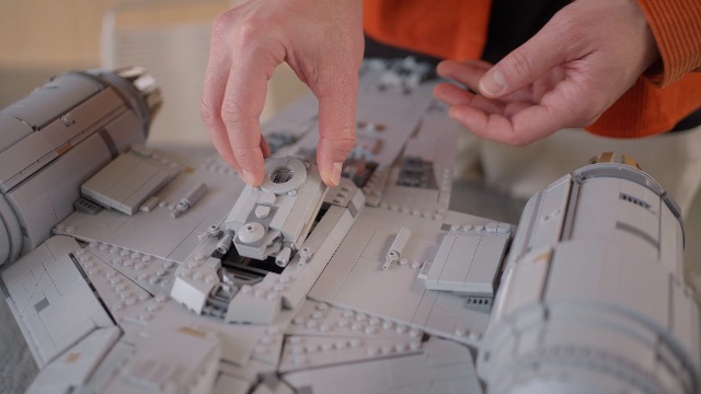 LEGO Star Wars The Razor Crest Starship Model Kit