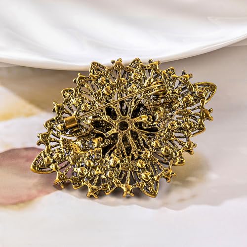 Image of Vintage Art Deco Crystal Rhinestone Brooch Pin for Women