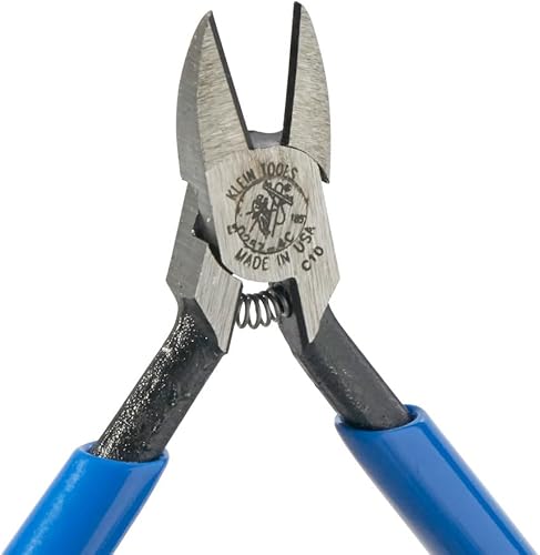 Miniatura 4 de Klein Tools Alicates D257-4, alicates electrónicos de corte diagonal con bordes biselados, nariz cónica y mandíbulas cortas, 4 pulgadas