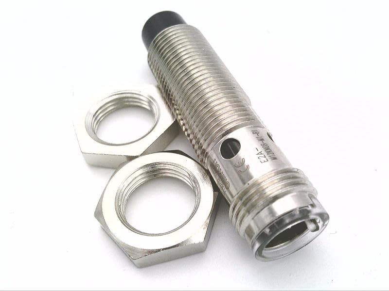 Capteur de proximité Omron industriel inductif pour automatisme d'usine