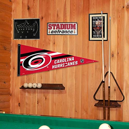 Drapeaux Carolina Hurricanes et fixations murales anti-chute pour support mural fixe