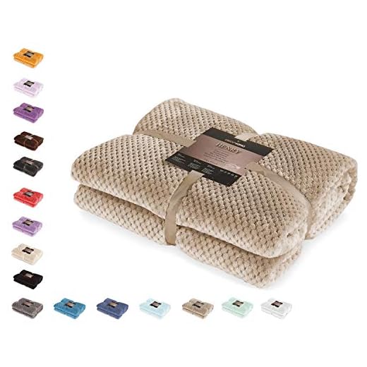 DecoKing Henry knuffeldeken van 150 x 200 cm, cappuccino, deken, microvezel, woondeken, sprei, fleece, zacht, behaaglijk, Scandinavische stijl, beige