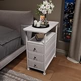 【Rangement multifonctionnel intelligent】Cette table de chevet est dotée de trois tiroirs en tissu et d'une étagère ouverte, conçus pour garder tous vos objets essentiels à portée de main. Livres, lampe, télécommande ou accessoires personnels : elle offre un espace de rangement organisé pour vous simplifier la vie au quotidien.