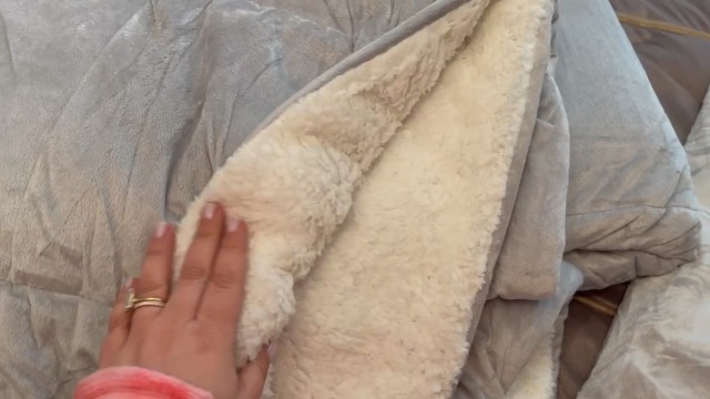 Soft reversible Sherpa comforter! 