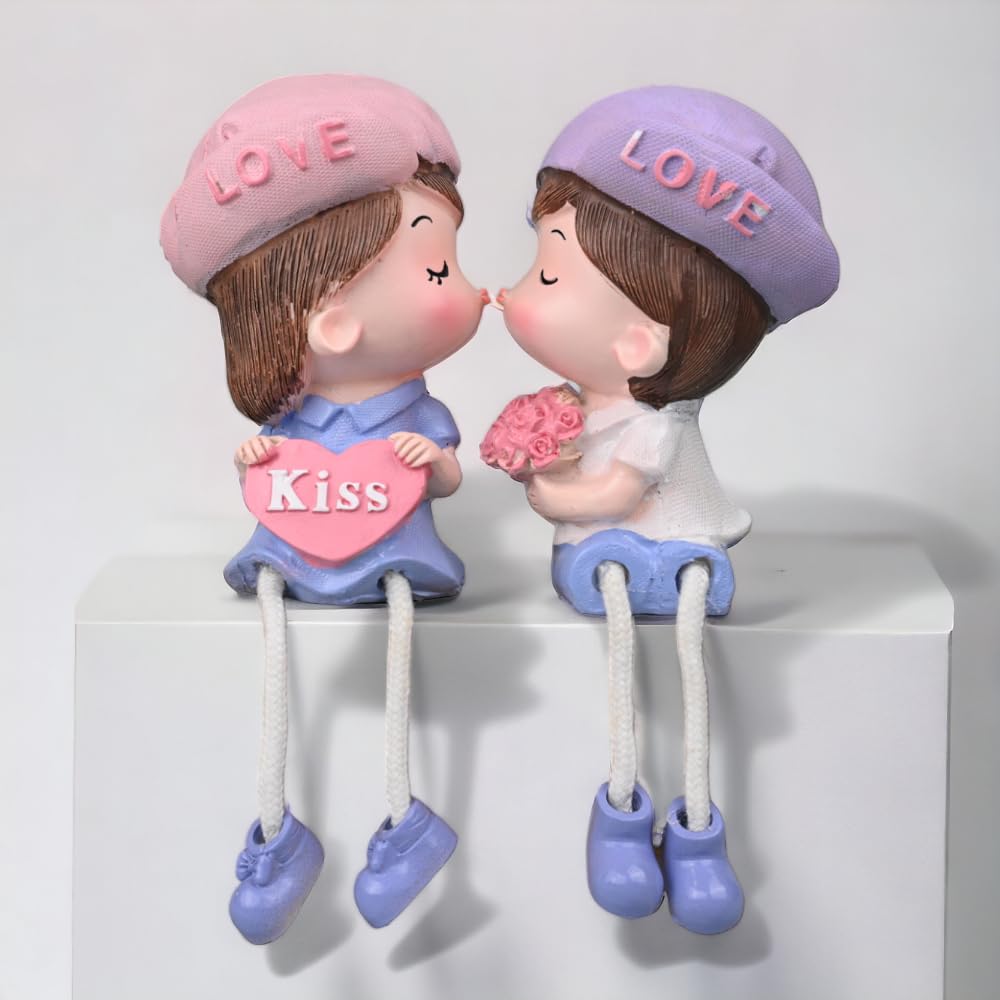 Kiss & Bouquet Gift Set Decorative Showpiece-image-26