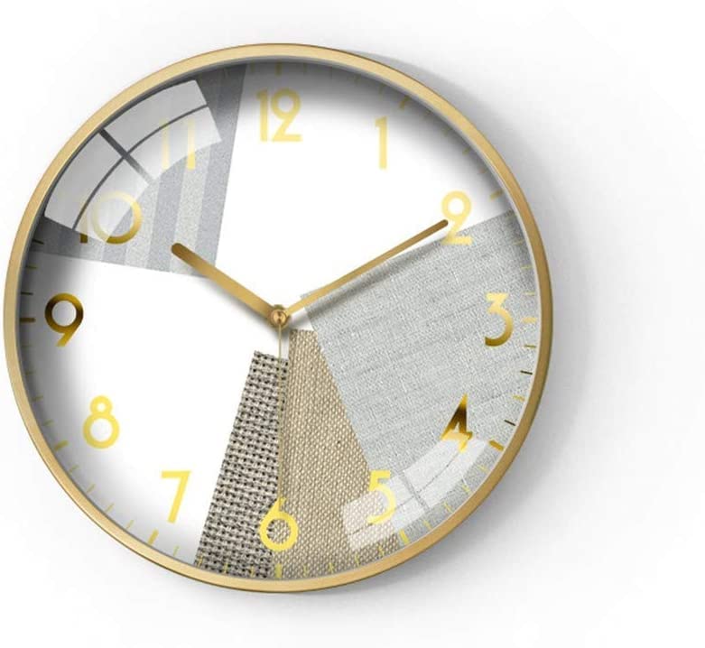 Horloge murale en métal doré au design géométrique et finitions luxe