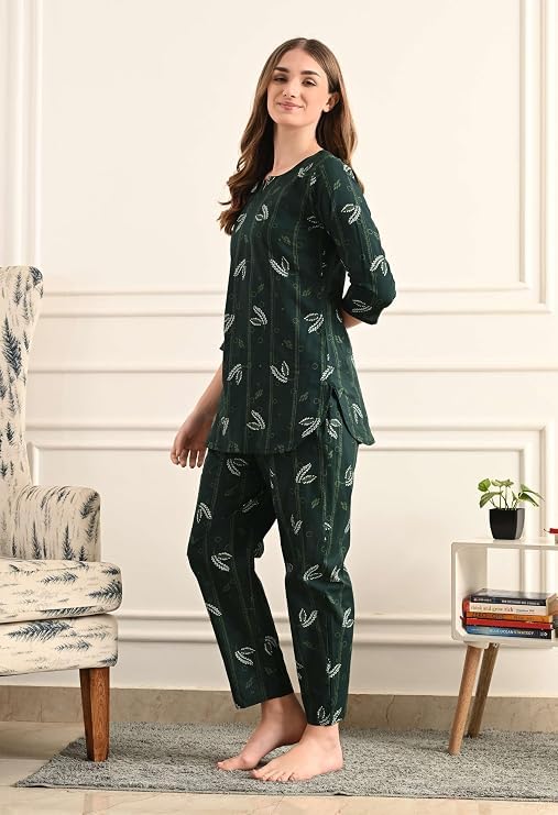 Image of Amazon Brand - Tavasya Women Cotton- Rayon Printed Kurti with Pant Co-Ord Set | Soft Comfortable Straight Fit Ethnic Kurta Set | 3 /4 Sleeves V-Neck Daily, Office & Casual Wear