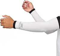 Manguito Longo Solid Muvin – Par – Material com Boa Respirabilidade – Manga – Proteção – Caminhada – Corrida – Ciclismo – Vôlei – Sem Costuras – Ótimo Ajuste – Desempenho - Conforto - Unissex