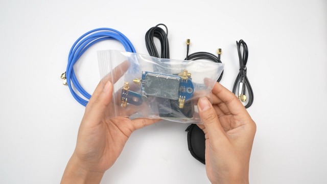 Amazon.co.jp: 磁気ループ アンテナ、50K‑500MHz 17dB フルバンド