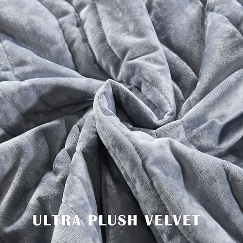 Image of Velvet Super King Size Quilt, Extra-Large Comforter Set Light Blue Bedding Set (130 inch*118 inch) with 2 Pillow Shams, Luxurious Quilt Set,All-Season 3 Pieces